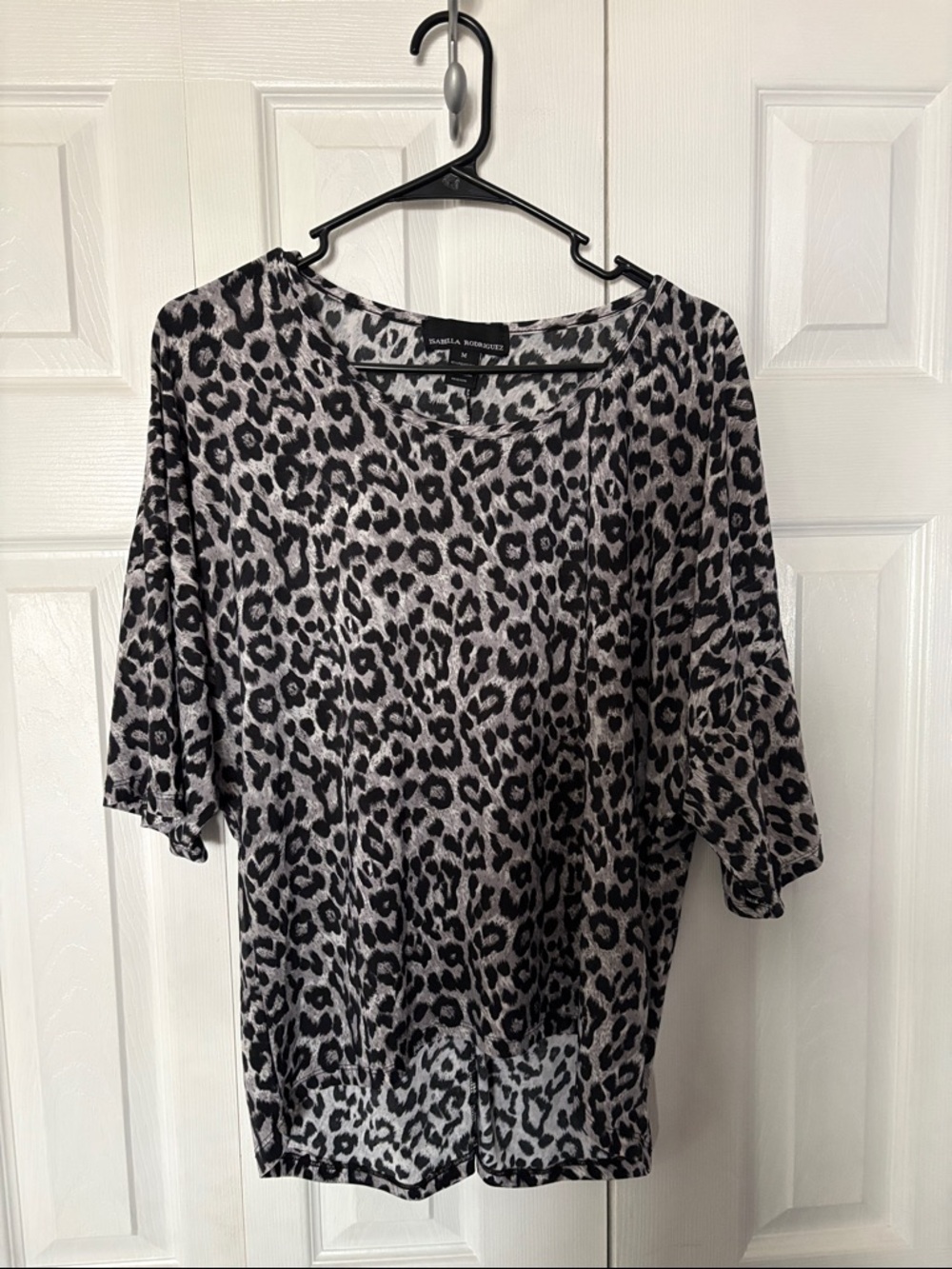 Isabella Rodriguez Black & Gray Leopard-Print Short Sleeve Top
